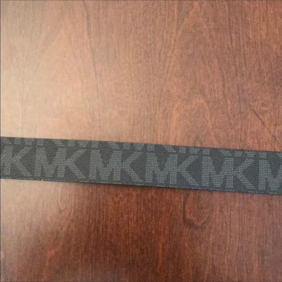 Michael Kors Reversible Belt - Picture 3 of 4
